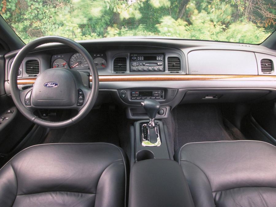  Ford Crown Victoria 1998 года  (фото 33 из 161)